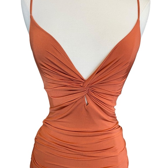 Better Be Ruched Body-con Mini/Midi Dress Twist Front V-Neck - Picture 2 of 10
